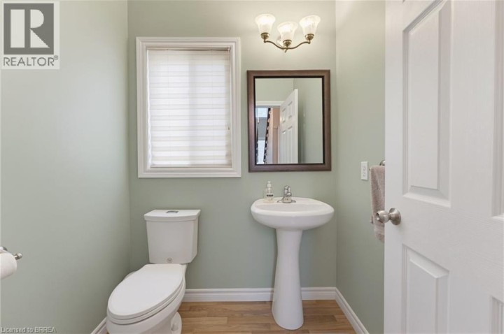 Photo 15 at 196 McGuiness Drive, Donegal / Mcguiness, Brantford