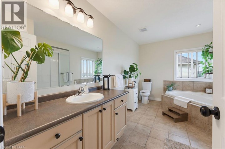Photo 19 at 196 McGuiness Drive, Donegal / Mcguiness, Brantford