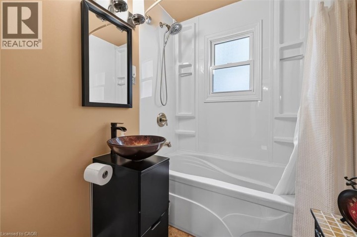 Photo 15 at 209 Butler Street, Woodstock - South, Woodstock