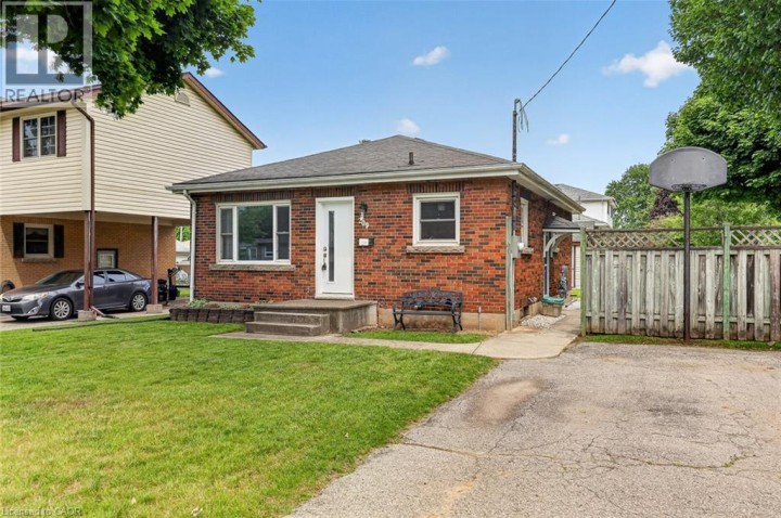 Photo 8 at 209 Butler Street, Woodstock - South, Woodstock