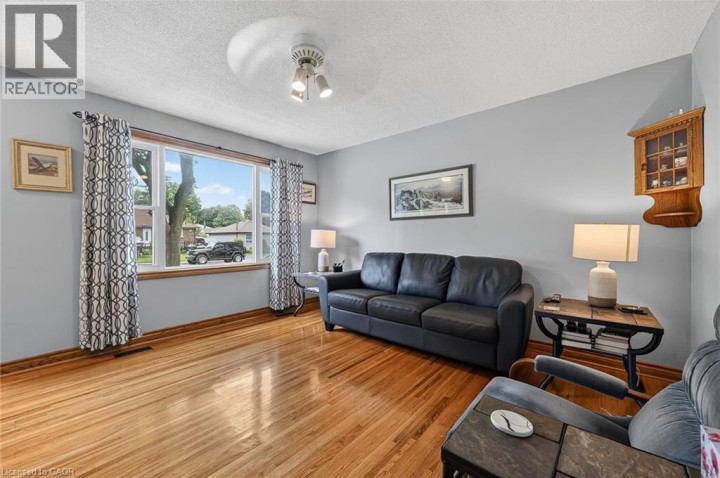 Photo 3 at 209 Butler Street, Woodstock - South, Woodstock