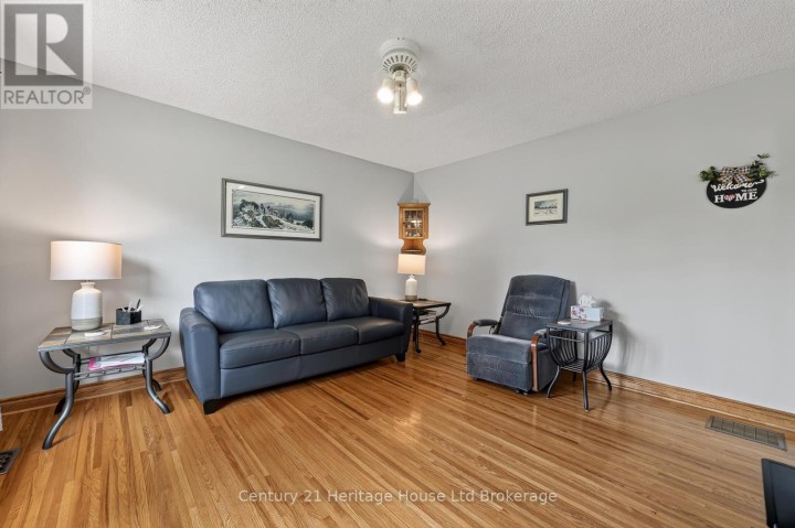 Photo 10 at 209 Butler Street, Woodstock - South, Woodstock