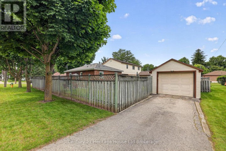 Photo 4 at 209 Butler Street, Woodstock - South, Woodstock