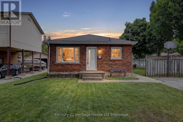 Photo 6 at 209 Butler Street, Woodstock - South, Woodstock
