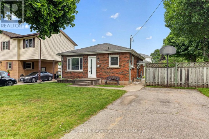 Photo 7 at 209 Butler Street, Woodstock - South, Woodstock