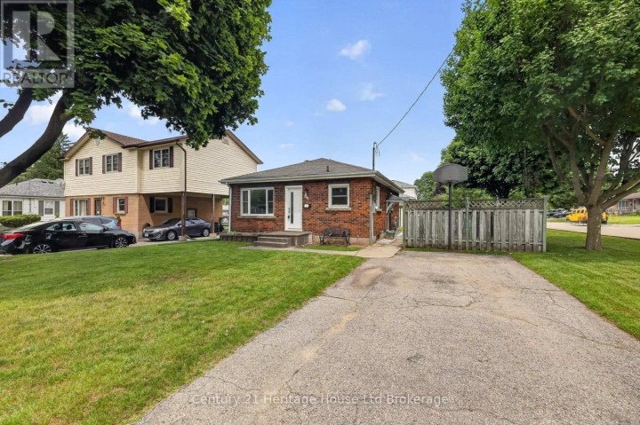 Photo 8 at 209 Butler Street, Woodstock - South, Woodstock