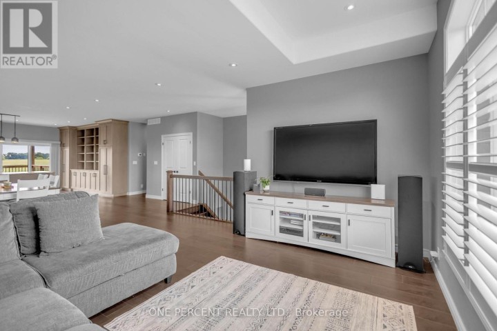 Photo 13 at 1410 E Thompson Road, Villa Nova, Norfolk County