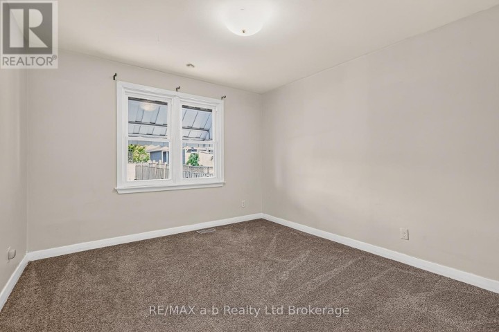 Photo 14 at 830 Maple Avenue, Woodstock - South, Woodstock