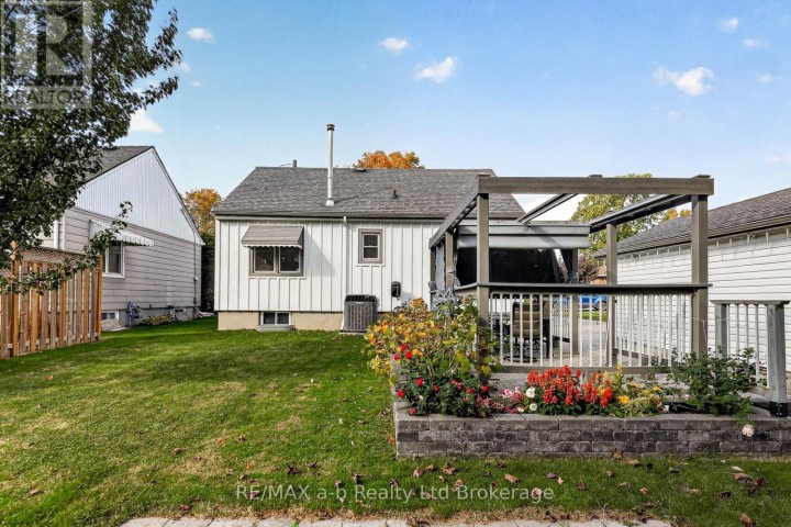 Photo 32 at 830 Maple Avenue, Woodstock - South, Woodstock