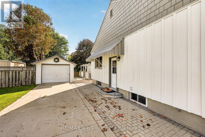 Photo 8 at 830 Maple Avenue, Woodstock - South, Woodstock