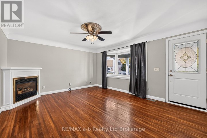 Photo 9 at 830 Maple Avenue, Woodstock - South, Woodstock