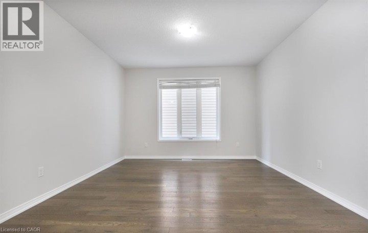 Photo 7 at 25 Munro Circle, Empire South, Brantford