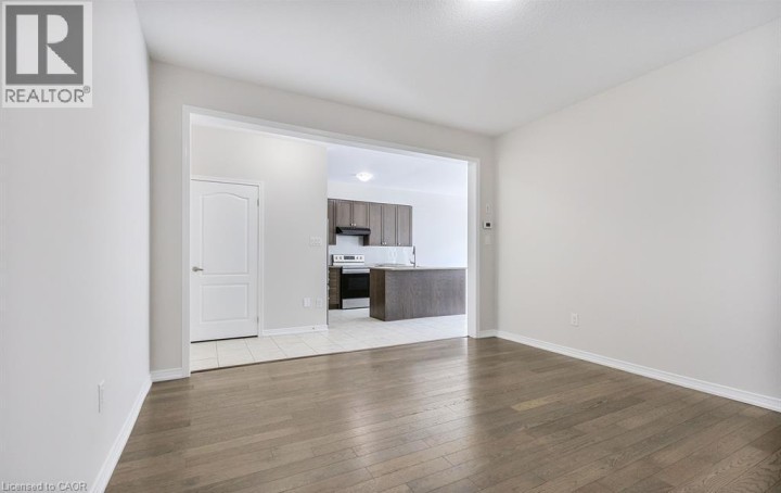 Photo 9 at 25 Munro Circle, Empire South, Brantford