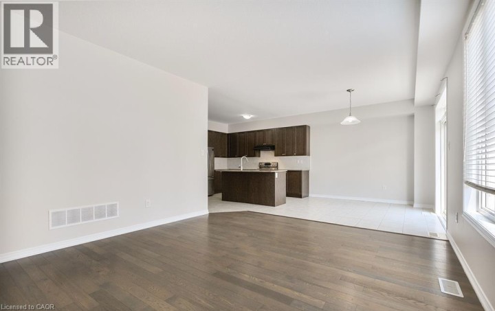 Photo 15 at 25 Munro Circle, Empire South, Brantford