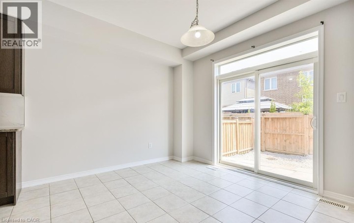 Photo 11 at 25 Munro Circle, Empire South, Brantford