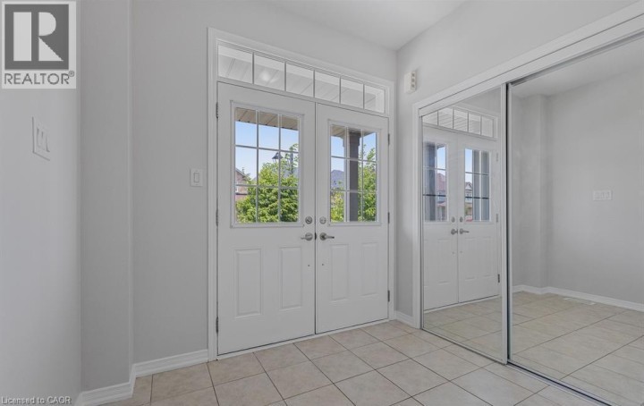 Photo 5 at 25 Munro Circle, Empire South, Brantford