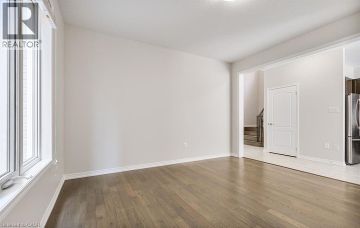 Photo 8 at 25 Munro Circle, Empire South, Brantford