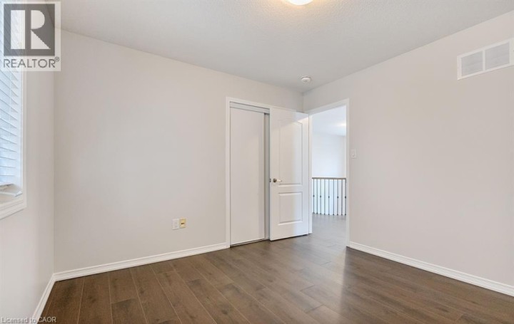 Photo 23 at 25 Munro Circle, Empire South, Brantford