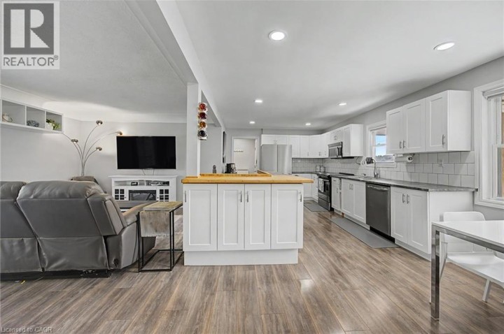 Photo 11 at 4 Fairview Street, Tillsonburg