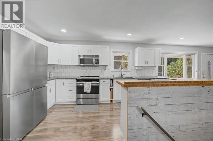 Photo 12 at 4 Fairview Street, Tillsonburg