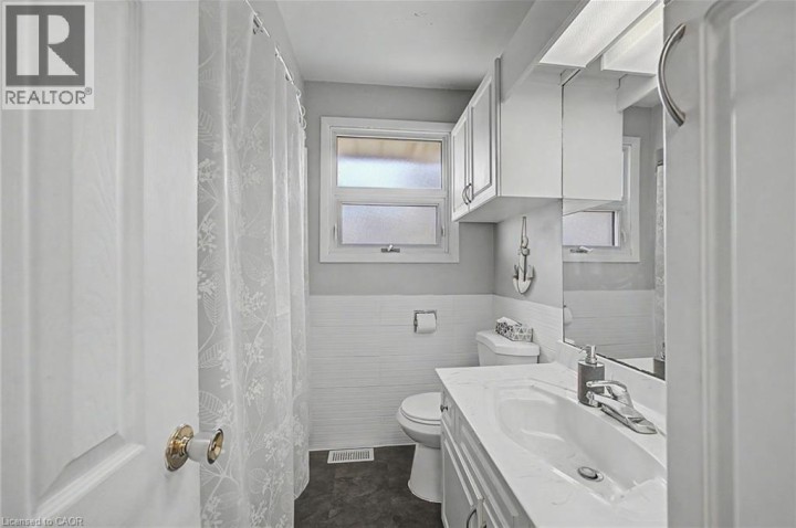 Photo 16 at 4 Fairview Street, Tillsonburg