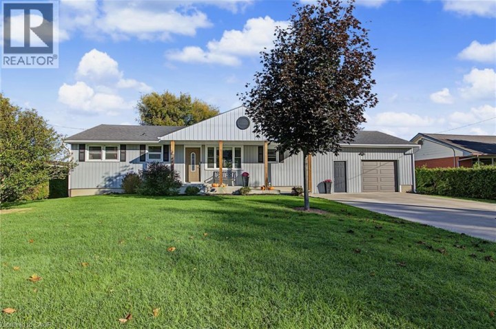 Photo 2 at 4 Fairview Street, Tillsonburg