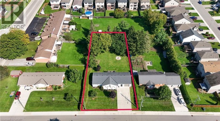 Photo 40 at 4 Fairview Street, Tillsonburg
