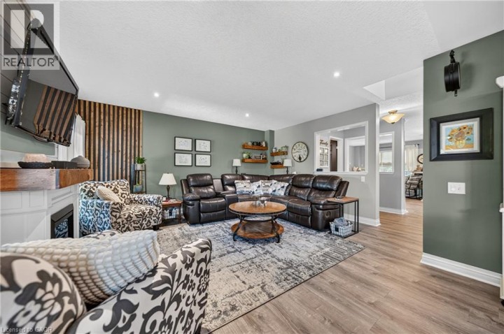 Photo 16 at 6 Mathews Court, Empire, Brantford