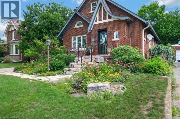 Photo 3 at 17 Lincoln Avenue, Lansdowne, Brantford