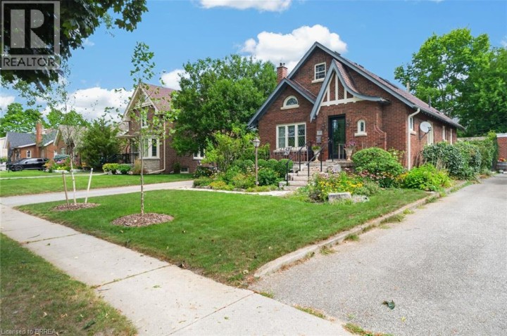 Photo 2 at 17 Lincoln Avenue, Lansdowne, Brantford