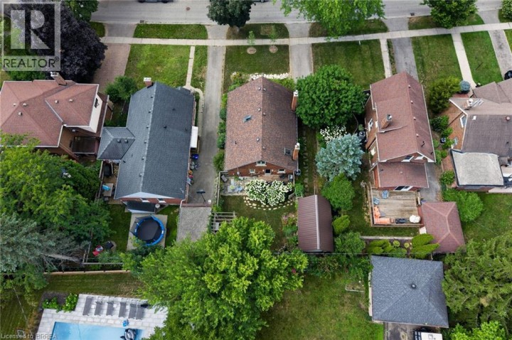 Photo 11 at 17 Lincoln Avenue, Lansdowne, Brantford