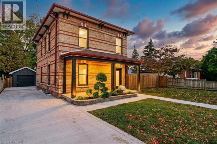 Photo 2 at 657 Frances Street, Woodstock - South, Woodstock