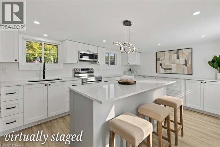 Photo 16 at 657 Frances Street, Woodstock - South, Woodstock