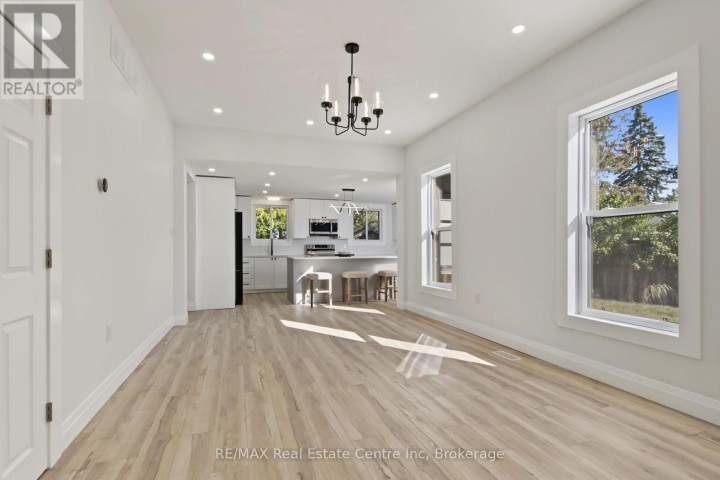 Photo 10 at 657 Frances Street, Woodstock - South, Woodstock