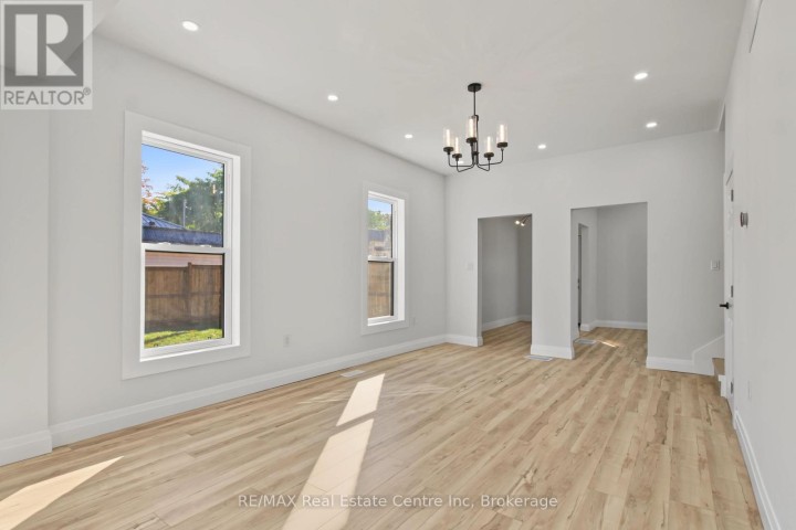 Photo 14 at 657 Frances Street, Woodstock - South, Woodstock