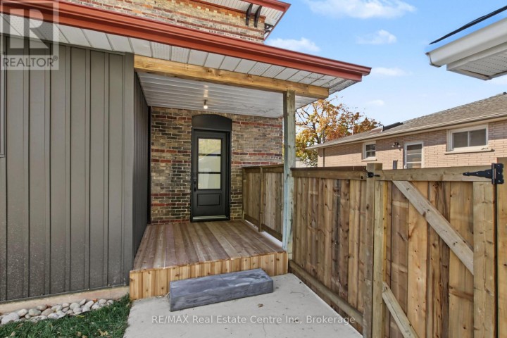 Photo 38 at 657 Frances Street, Woodstock - South, Woodstock