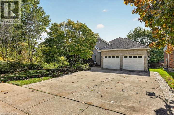 Photo 9 at 796 N Springbank Avenue, Woodstock - North, Woodstock