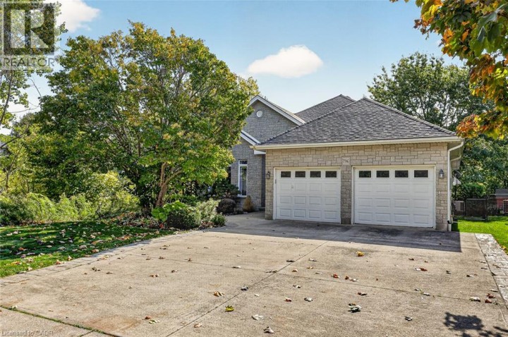 Photo 10 at 796 N Springbank Avenue, Woodstock - North, Woodstock