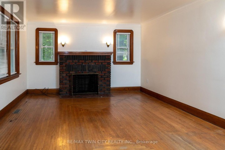 Photo 6 at 41 E Church Street, Delhi, Norfolk County