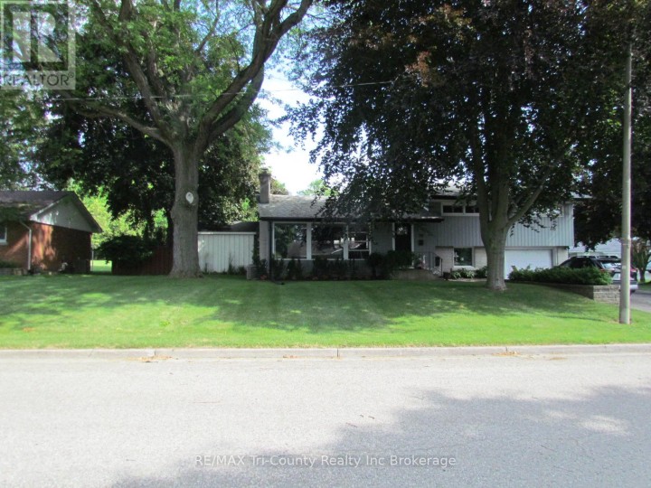 Photo 1 at 30 Fairfield Crescent, Tillsonburg