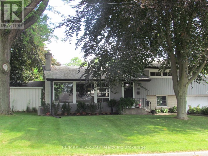 Photo 2 at 30 Fairfield Crescent, Tillsonburg