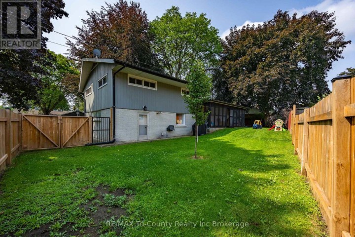 Photo 25 at 30 Fairfield Crescent, Tillsonburg