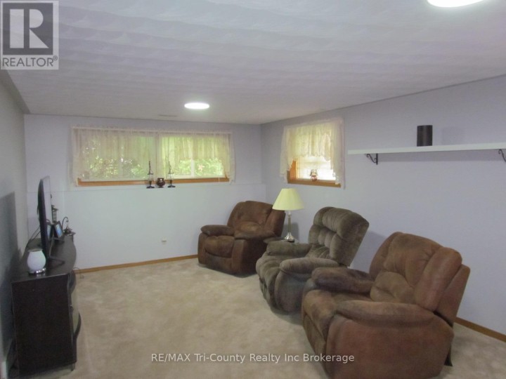 Photo 11 at 29 Beckett Boulevard, Tillsonburg