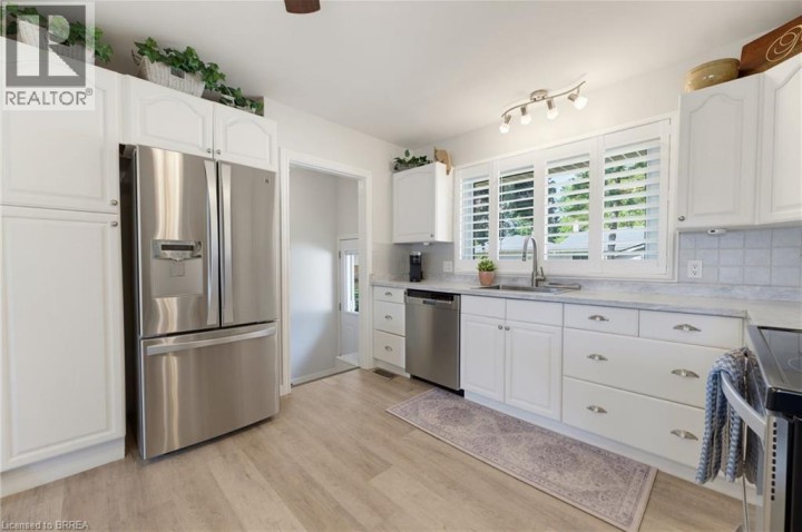 Photo 10 at 107 Pusey Boulevard, Grand Woodlands, Brantford