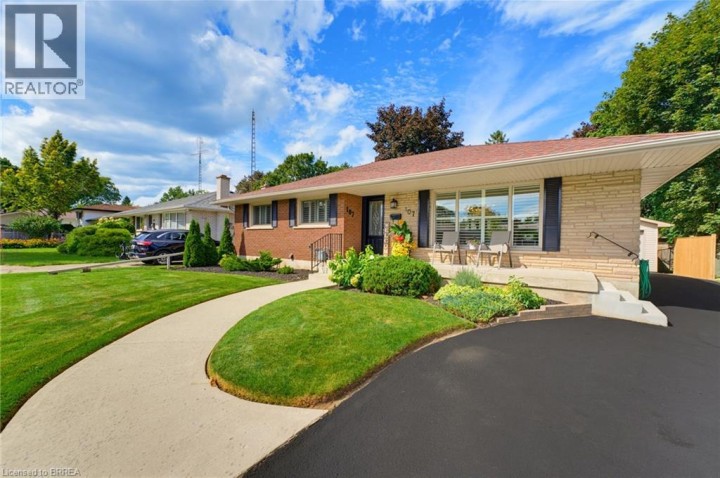Photo 3 at 107 Pusey Boulevard, Grand Woodlands, Brantford