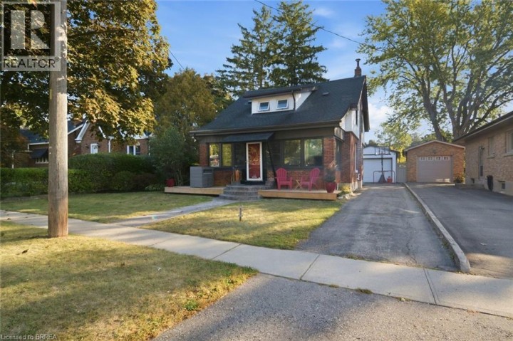 Photo 1 at 13 Forest Road, Echo Place, Brantford