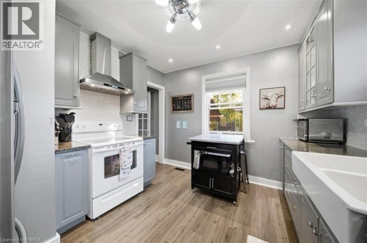 Photo 27 at 13 Forest Road, Echo Place, Brantford