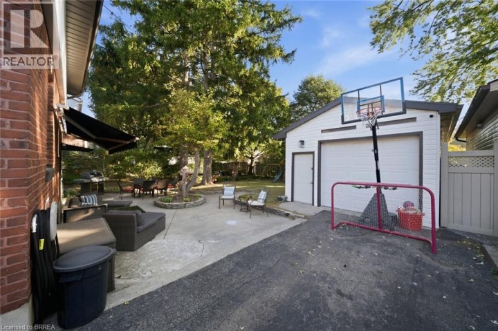 Photo 34 at 13 Forest Road, Echo Place, Brantford