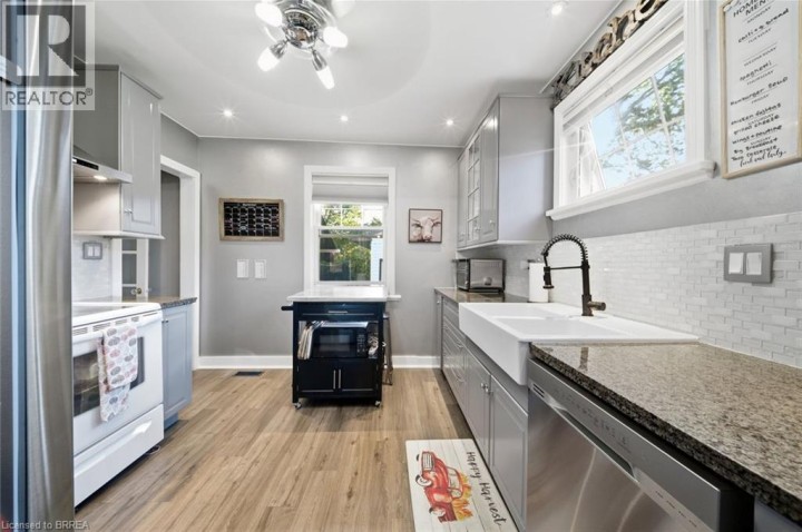 Photo 26 at 13 Forest Road, Echo Place, Brantford