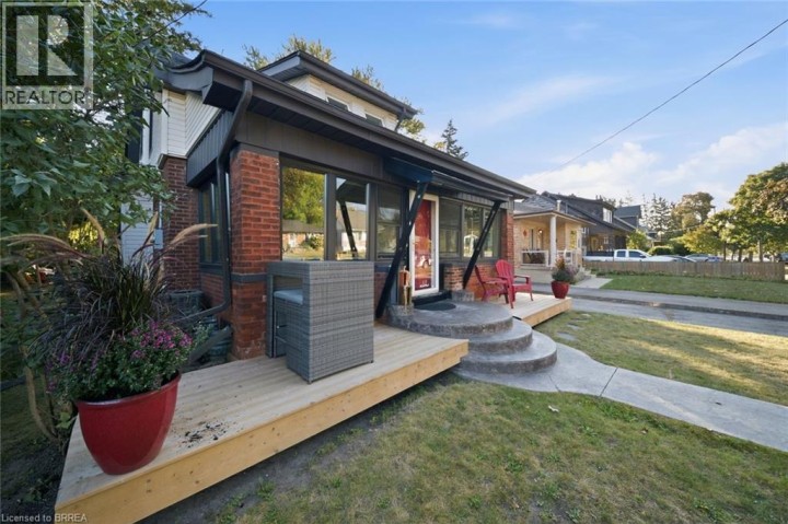 Photo 4 at 13 Forest Road, Echo Place, Brantford
